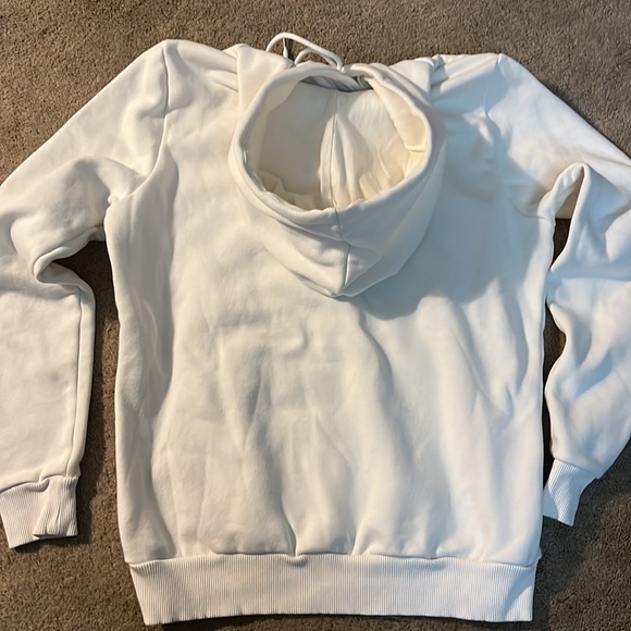 Puma sweatshirt-EUC!! Jr size large but fits more like medium-$15! - Picture 3 of 8